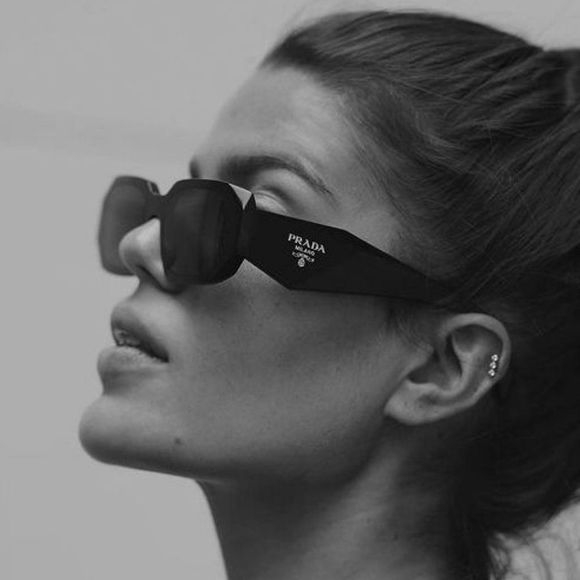 Prada PR17WS 1AB5S0 Sunglasses Black Gray Rectangle Unisex - Picture 5 of 14